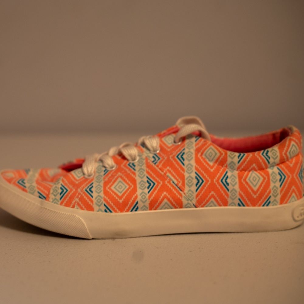 Rocket Dog Women's Pink stripped lace up sneakers